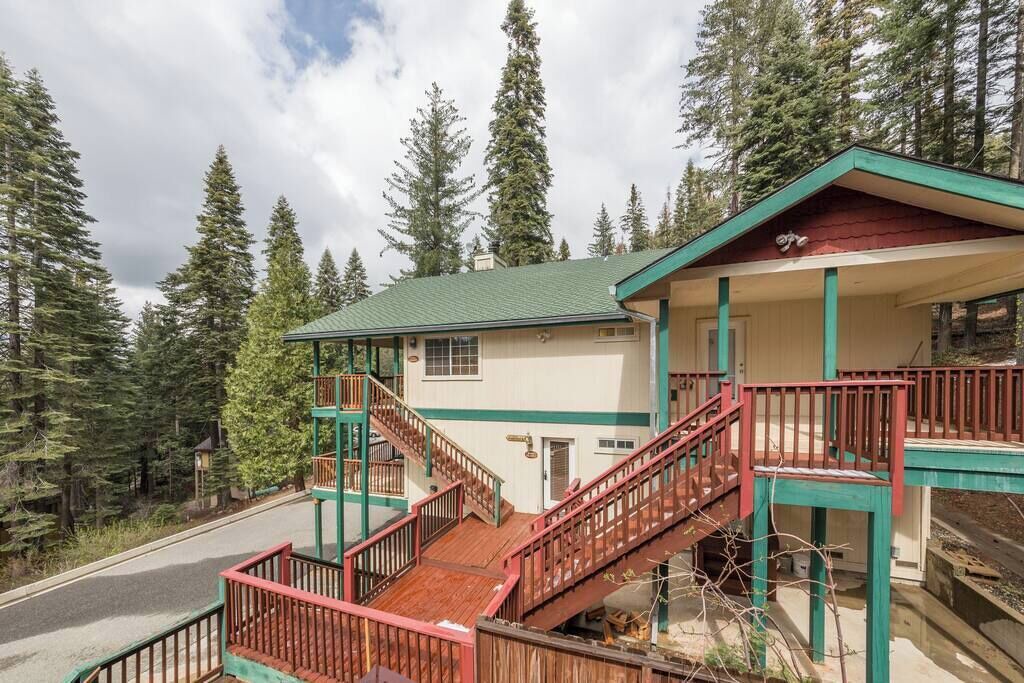 Photo of Outdoor in Yosemite West
