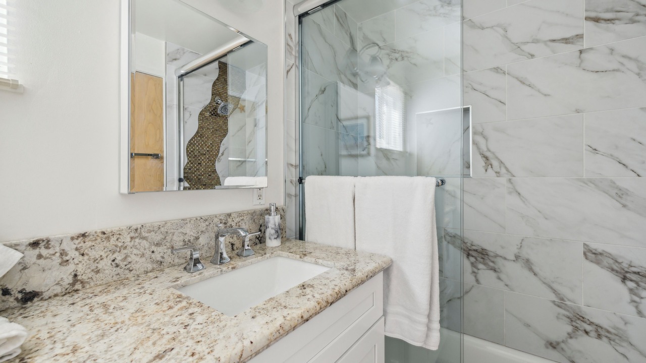Photo of Bathroom in Balboa Peninsula