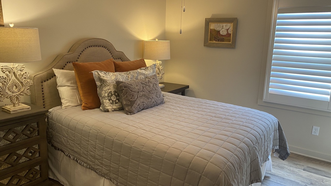 Photo of Bedroom in Northport