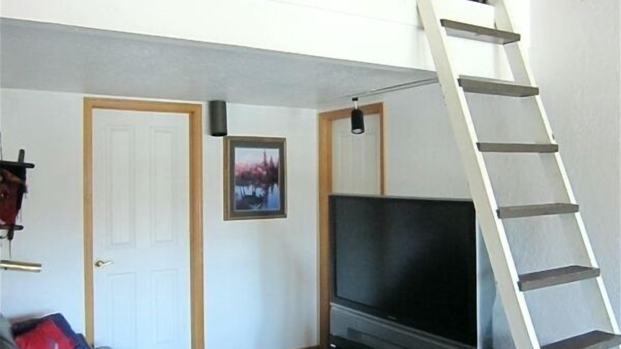 Photo of Bedroom in Tahoe Keys