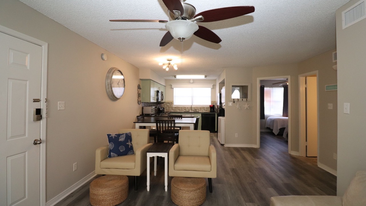 Photo of Livingroom in Orange Beach East