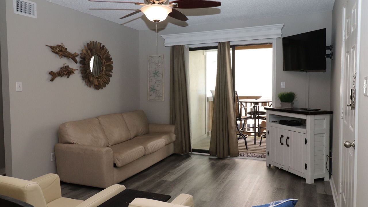 Photo of Livingroom in Orange Beach East