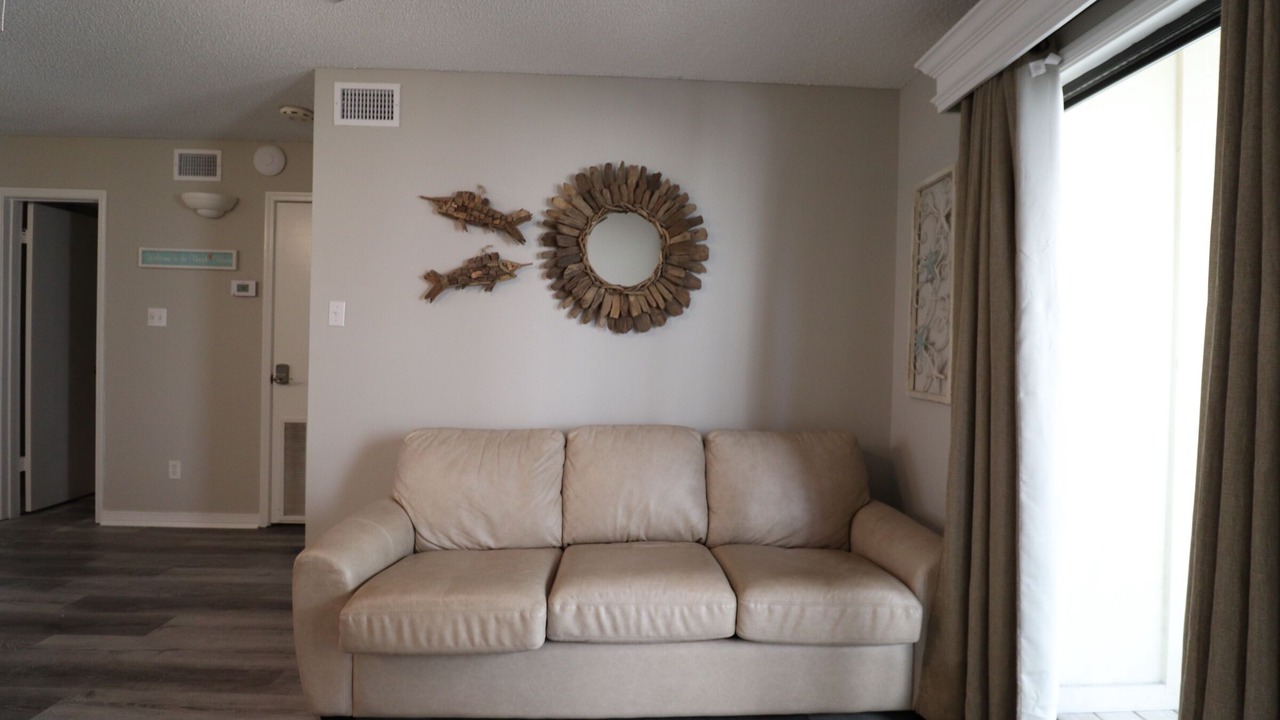 Photo of Livingroom in Orange Beach East