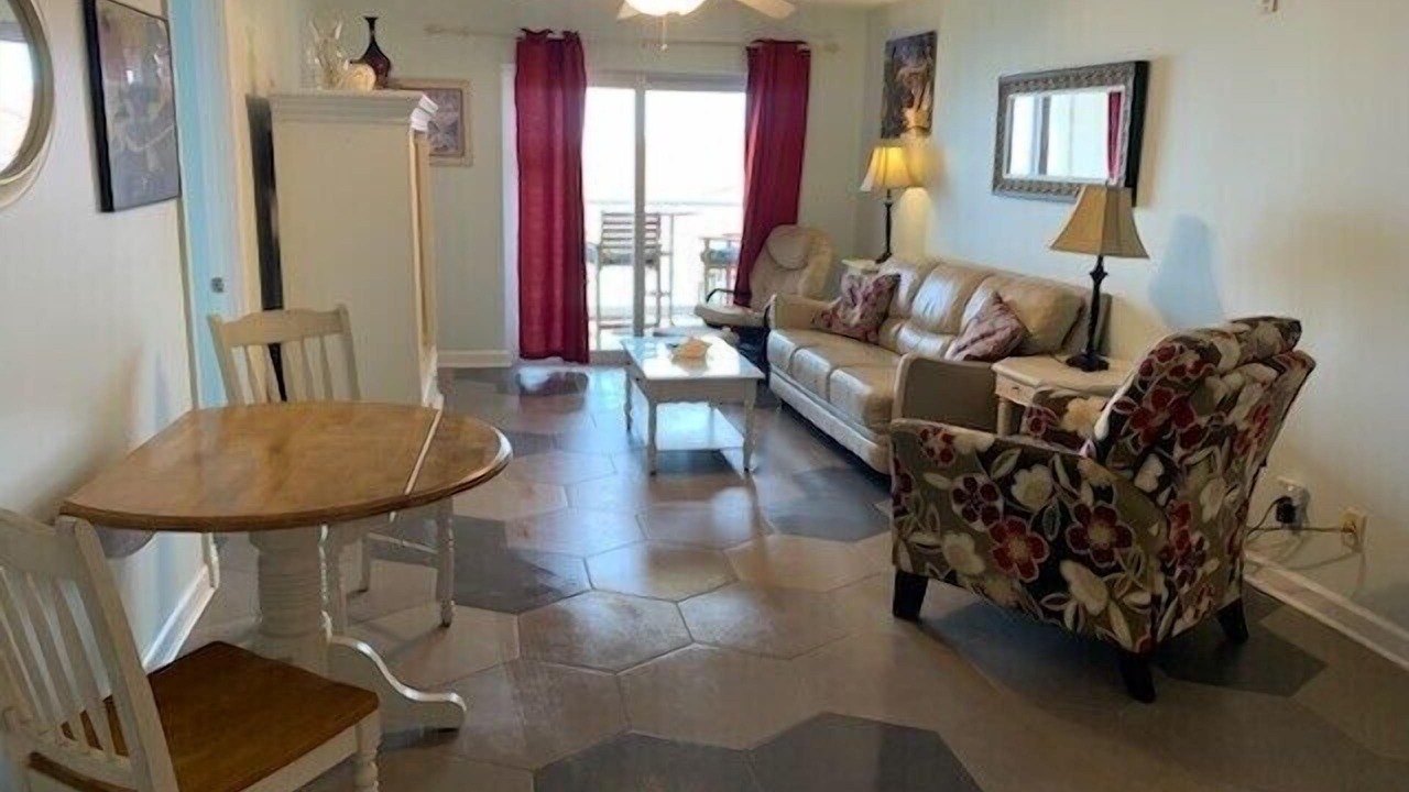 Photo of Livingroom in Pensacola Beach
