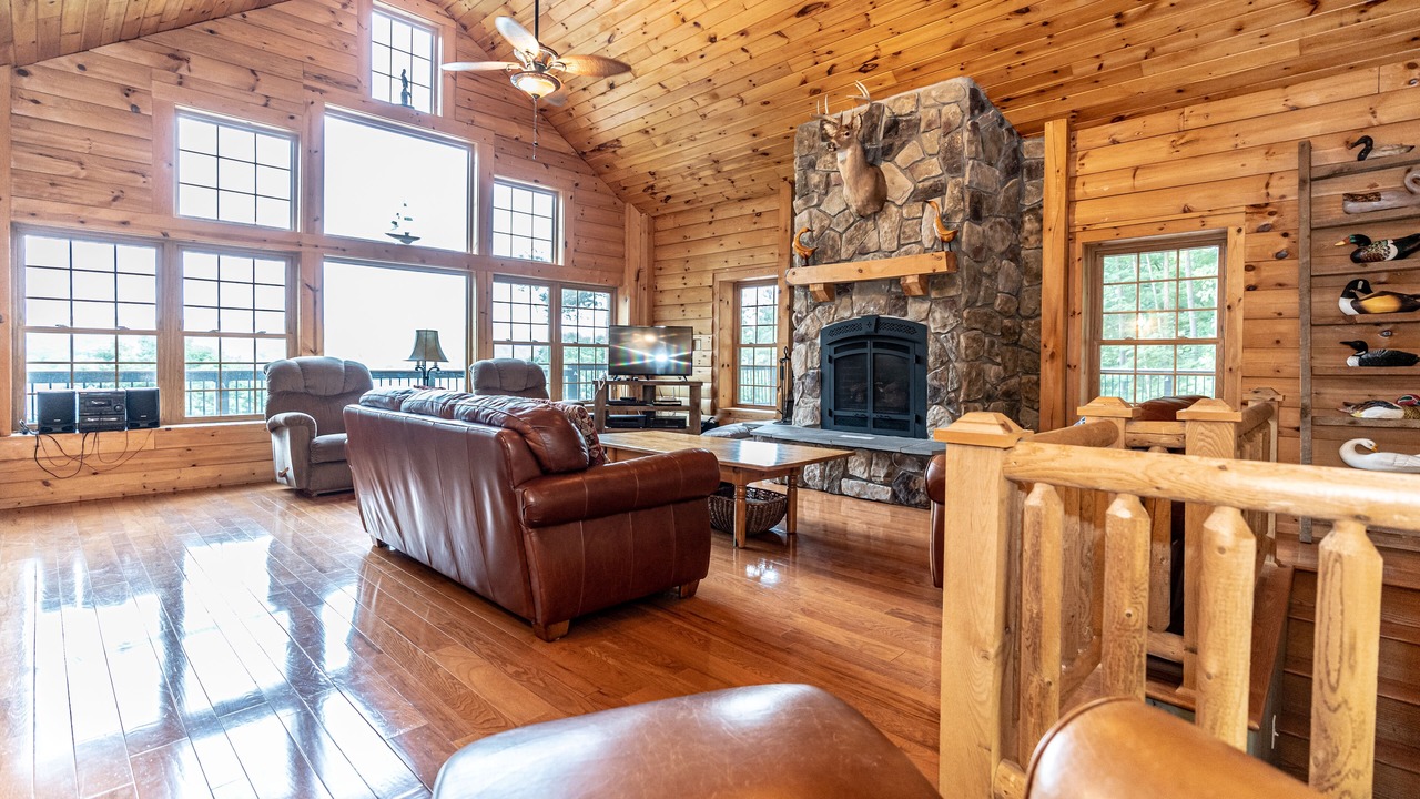 Photo of Livingroom in Hammondsport
