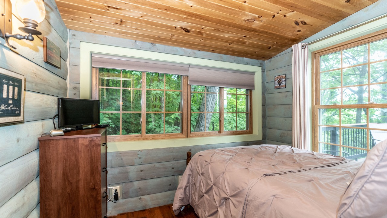 Photo of Bedroom in Hammondsport