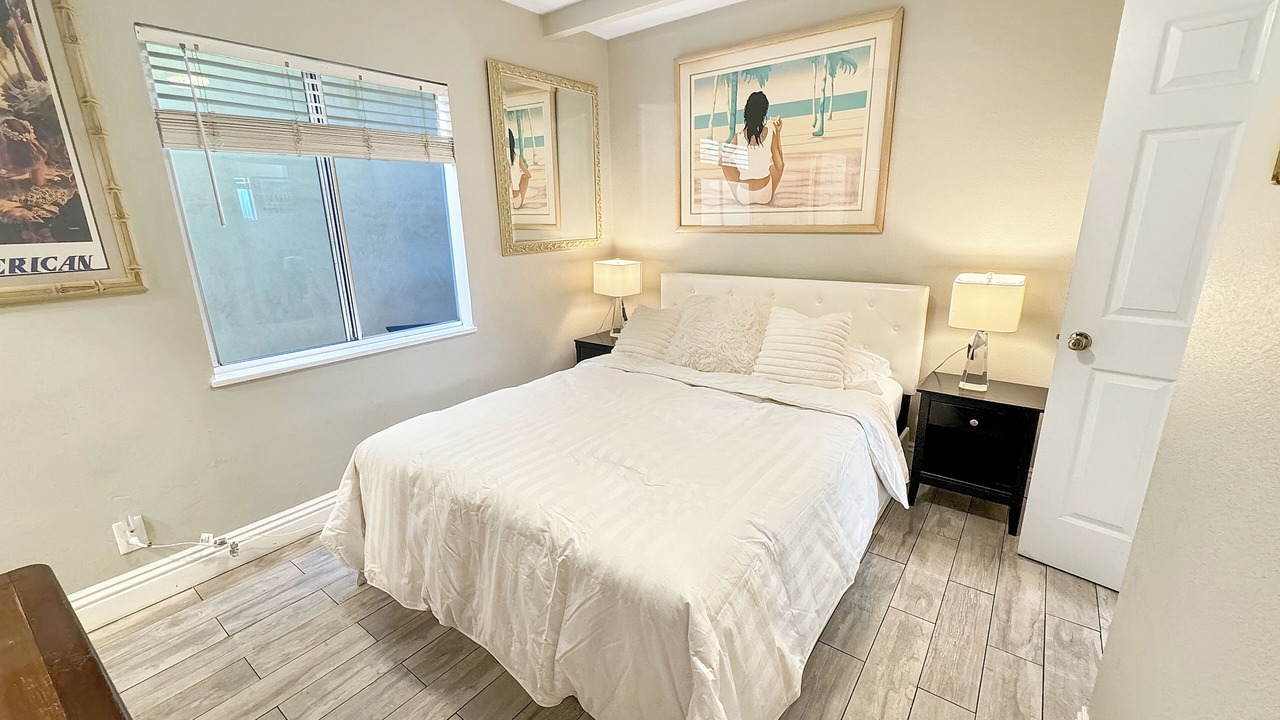 Photo of Bedroom in Balboa Peninsula