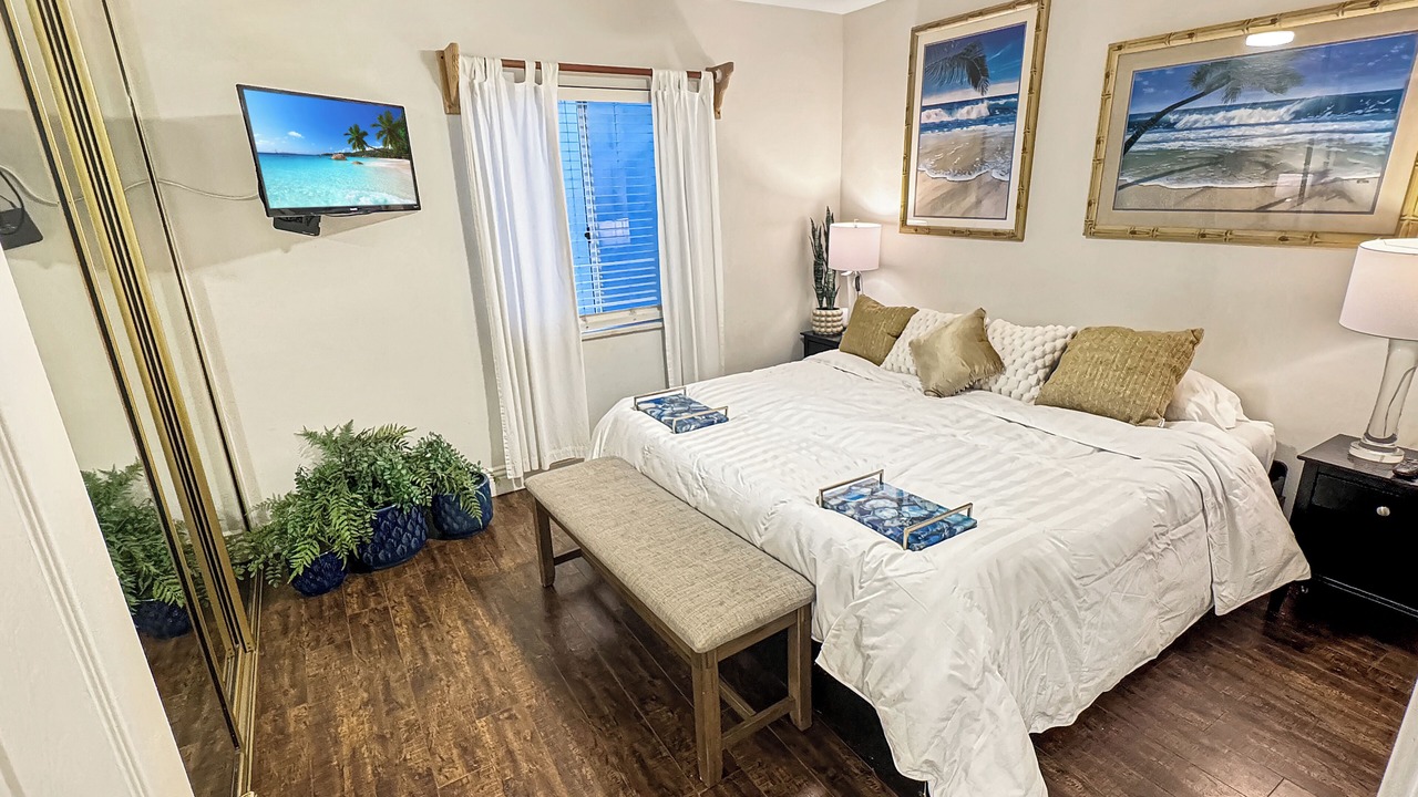 Photo of Bedroom in Balboa Peninsula