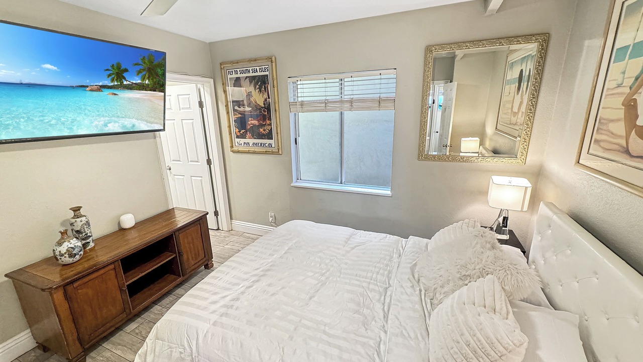 Photo of Bedroom in Balboa Peninsula