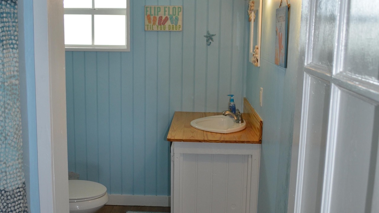 Photo of Bathroom in Spanish Wells