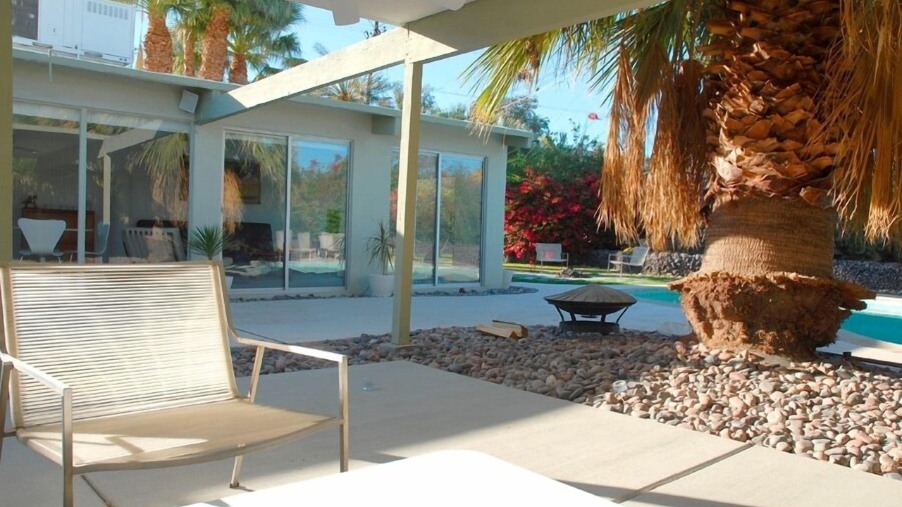 Photo of Outdoor in Racquet Club Estates