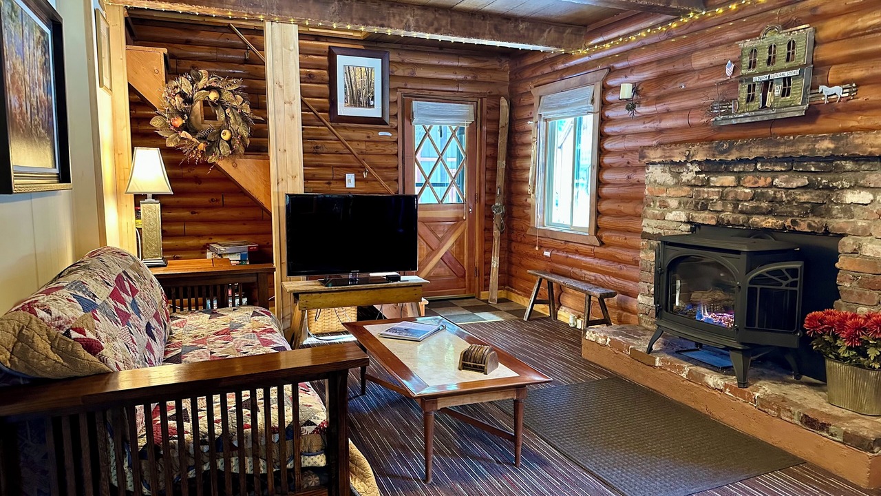 Photo of Livingroom in Tahoe Pines