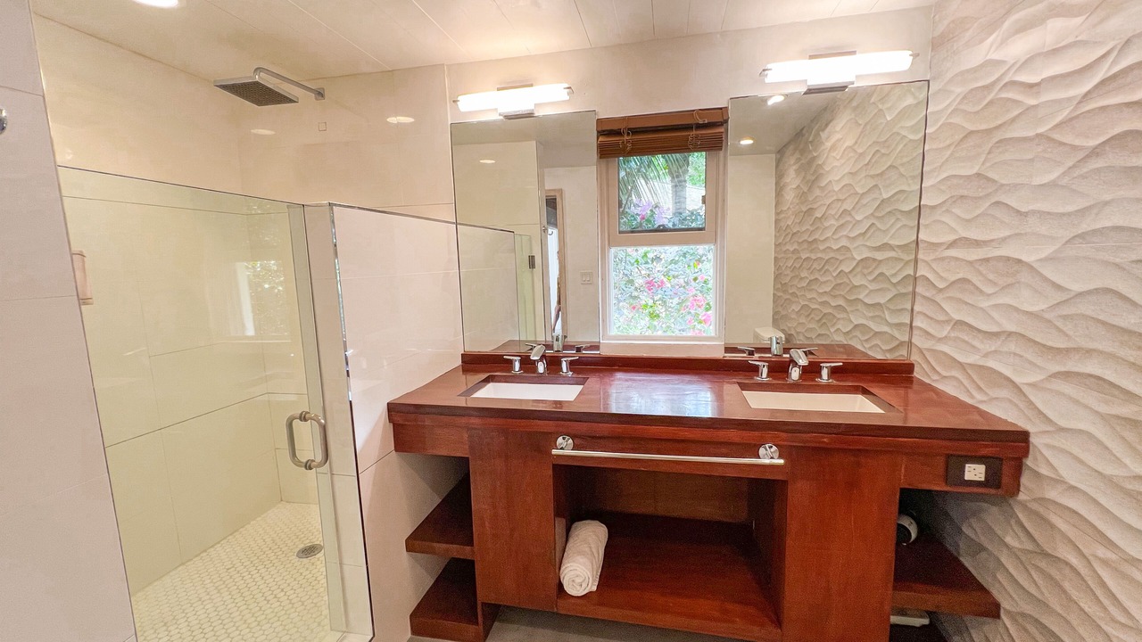 Photo of Bathroom in Dunmore Town