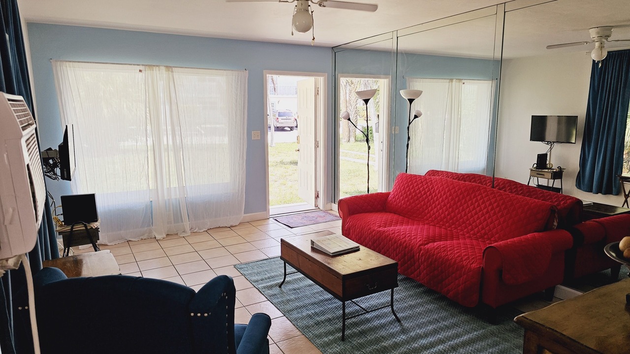 Photo of Livingroom in East Fort Lauderdale