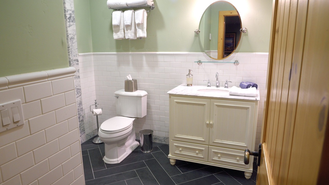 Photo of Bathroom in Volcano