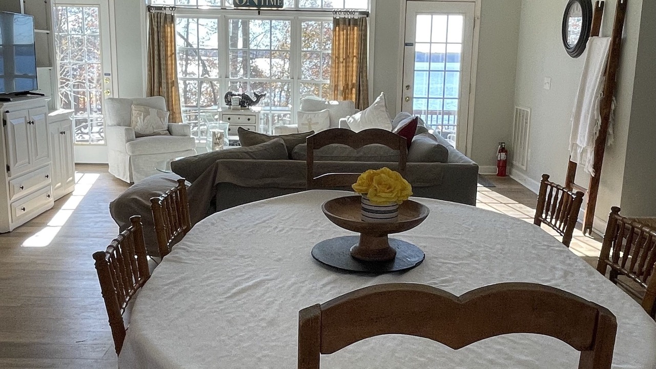 Photo of Livingroom in Wildwood Point