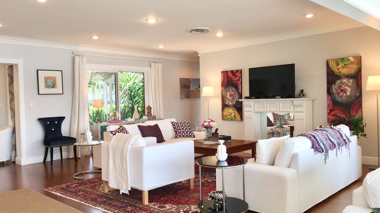 Photo of Livingroom in Idlewyld
