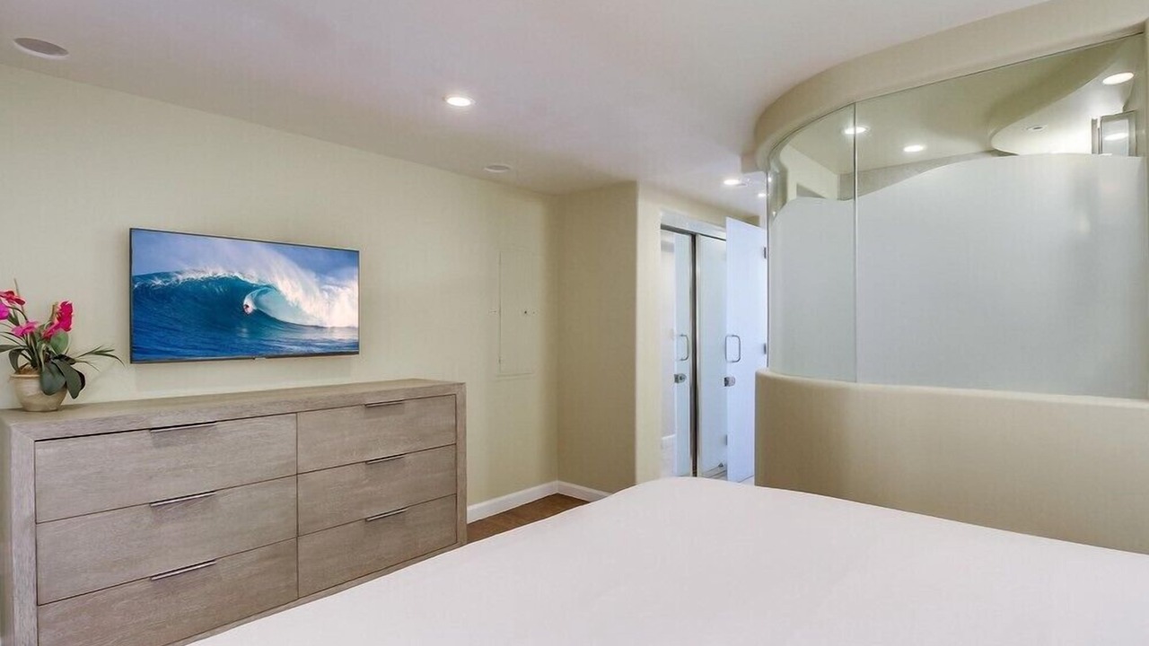Photo of Bedroom in Mission Beach