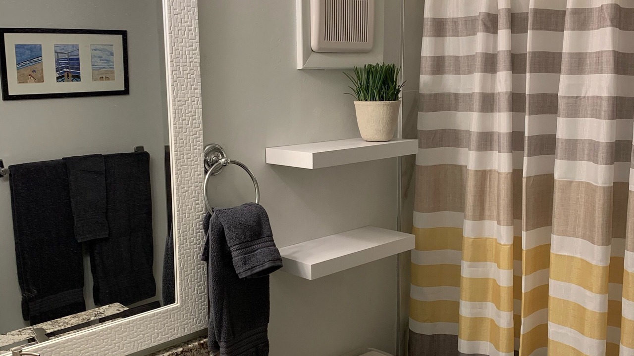 Photo of Bathroom in New Smyrna Beach