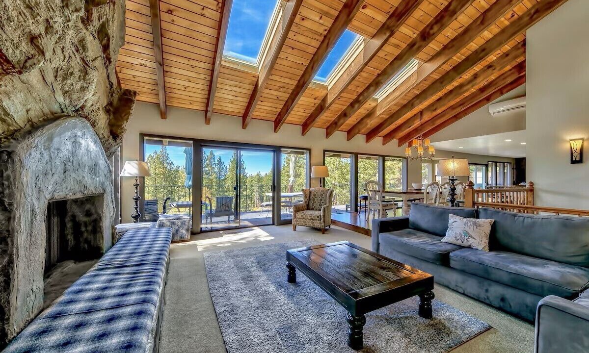 Photo of Livingroom in Tahoe Village