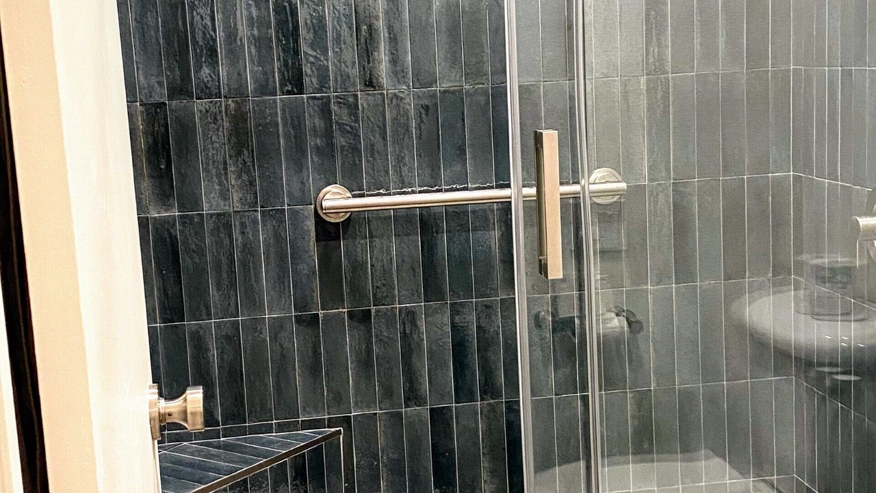 Photo of Bathroom in Canyon Corridor