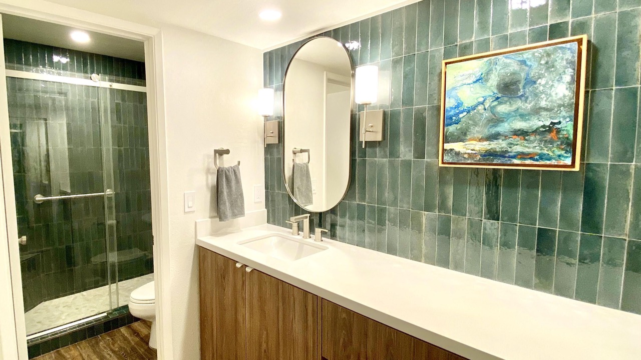 Photo of Bathroom in Canyon Corridor