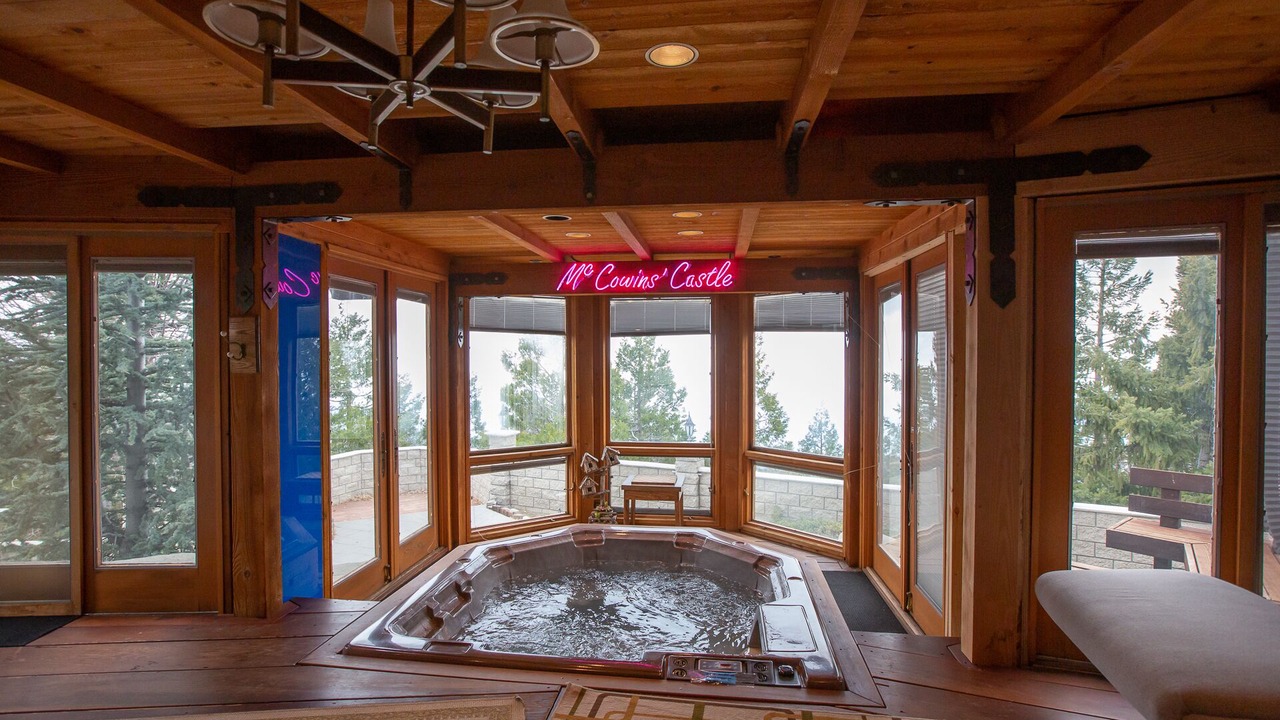 Photo of Bedroom in Running Springs