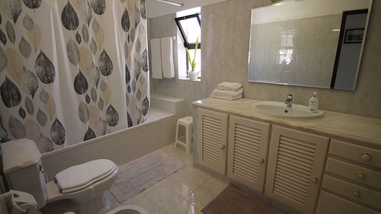 Photo of Bathroom in Lagoa e Carvoeiro