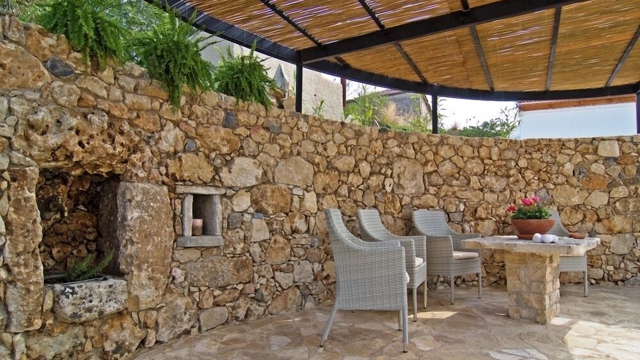 Photo of Outdoor in Alikambos