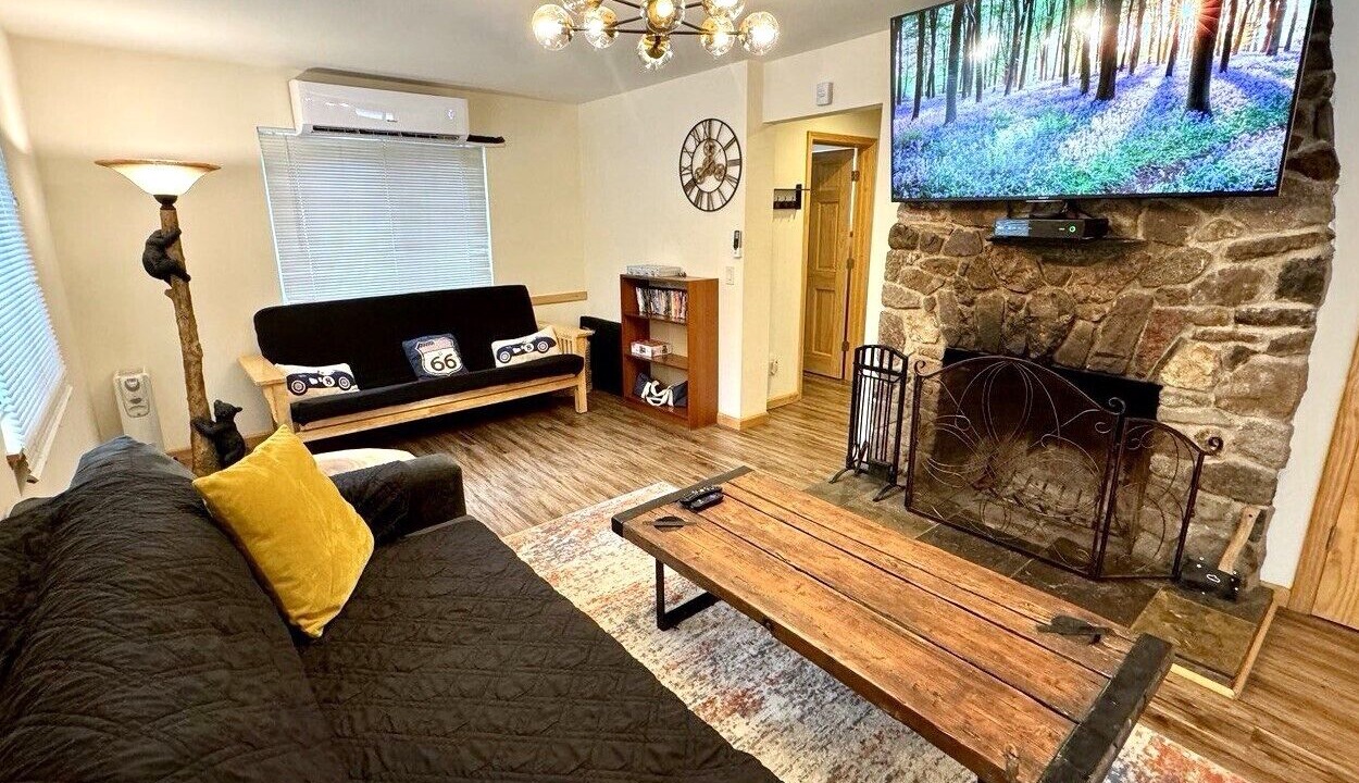 Photo of Bedroom in Tahoe Pines