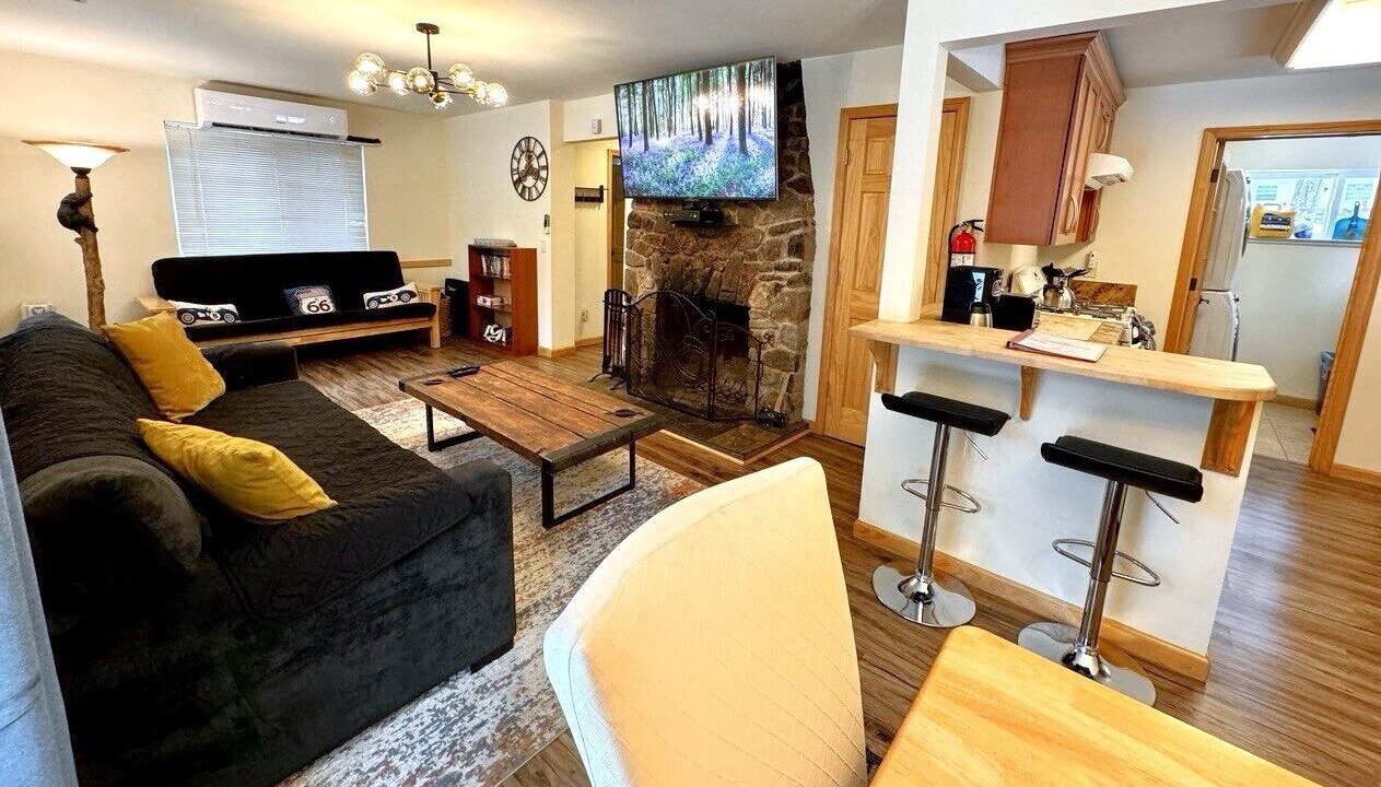 Photo of Livingroom in Tahoe Pines