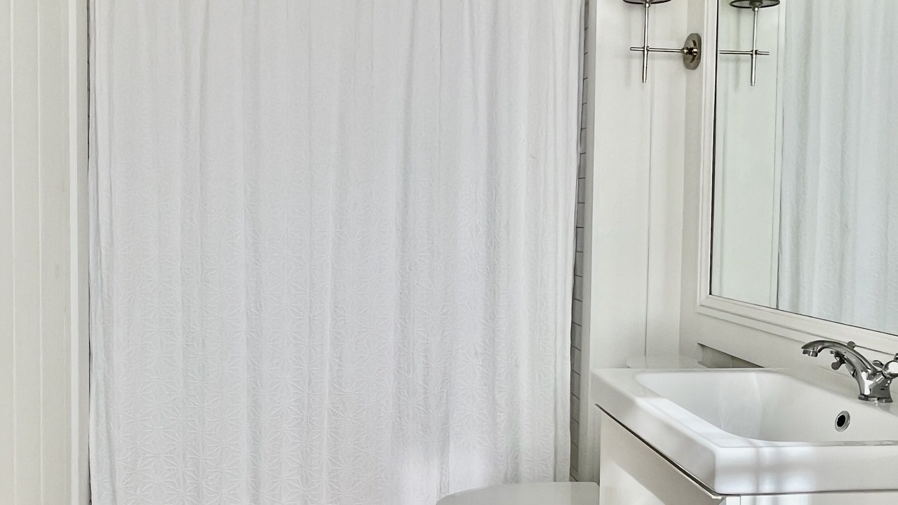 Photo of Bathroom in South Main Street