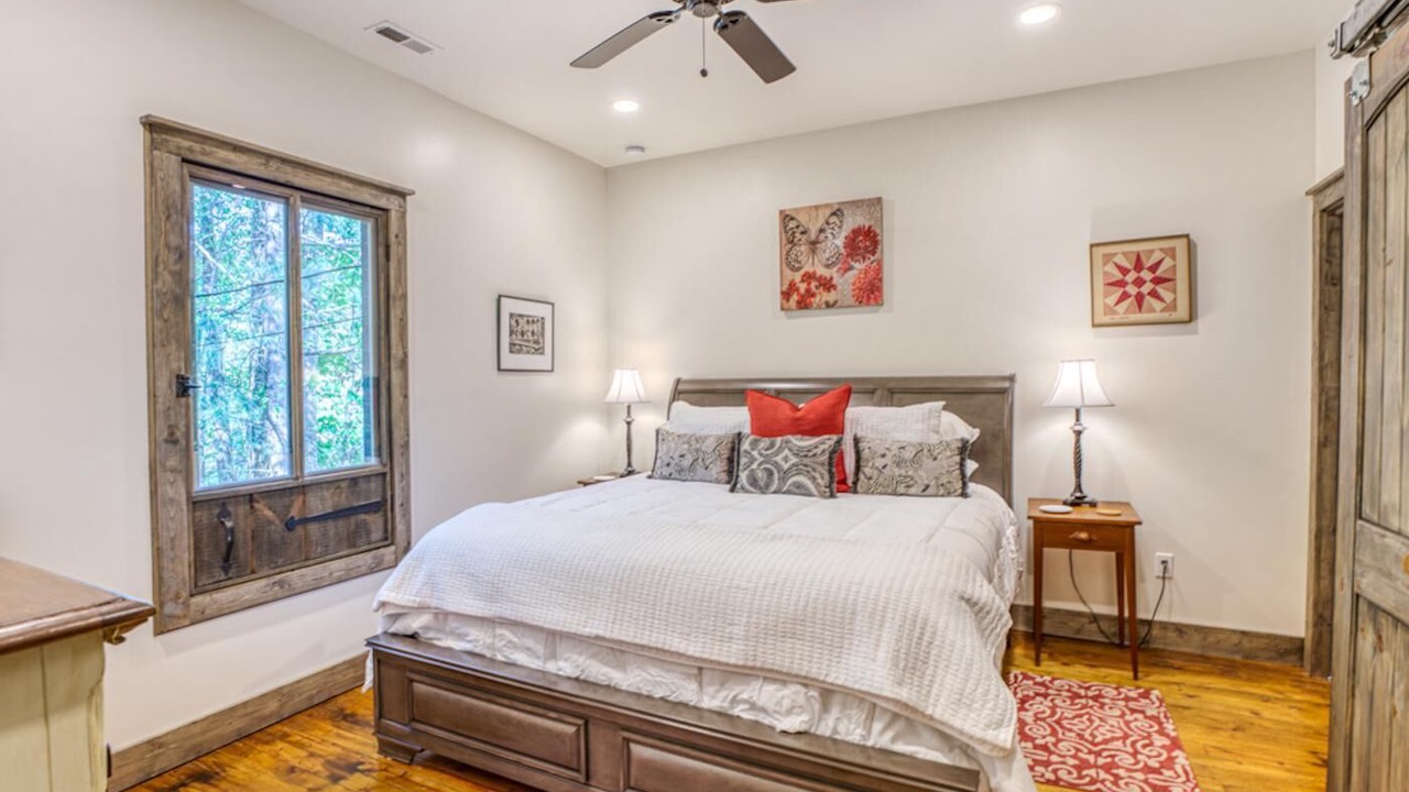 Photo of Bedroom in Asheville