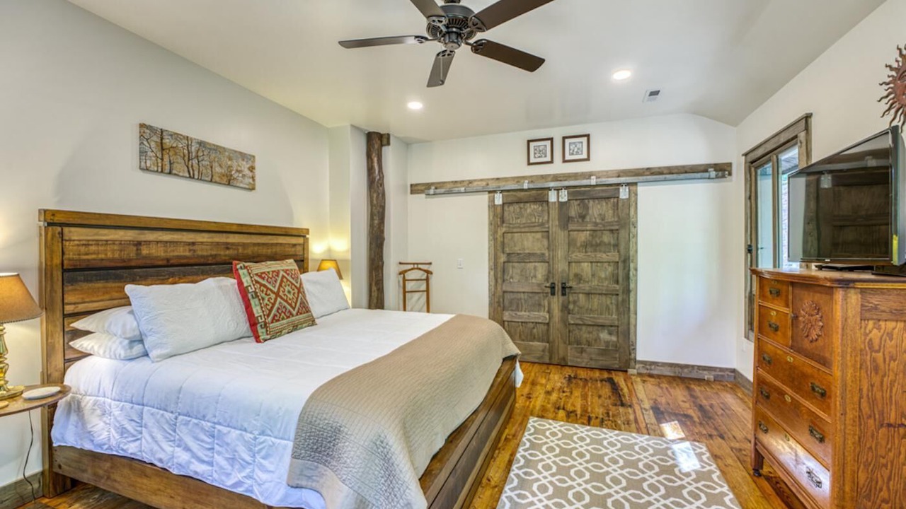 Photo of Bedroom in Asheville
