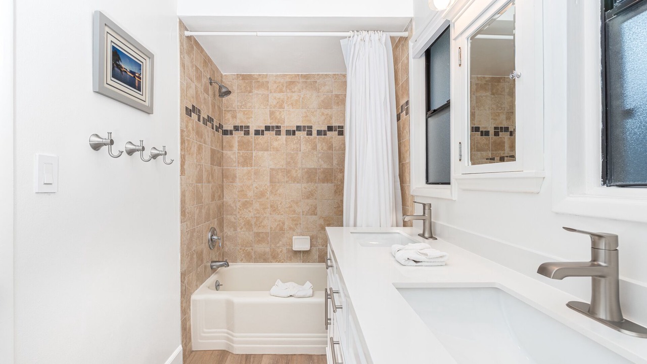 Photo of Bathroom in Balboa Peninsula