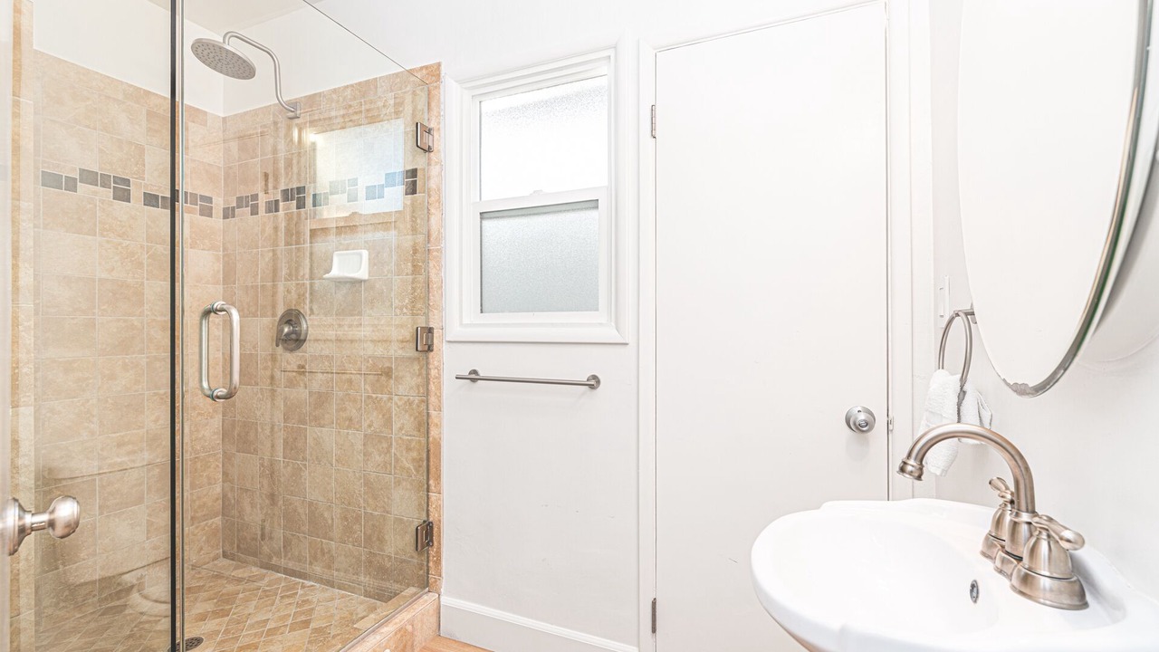 Photo of Bathroom in Balboa Peninsula