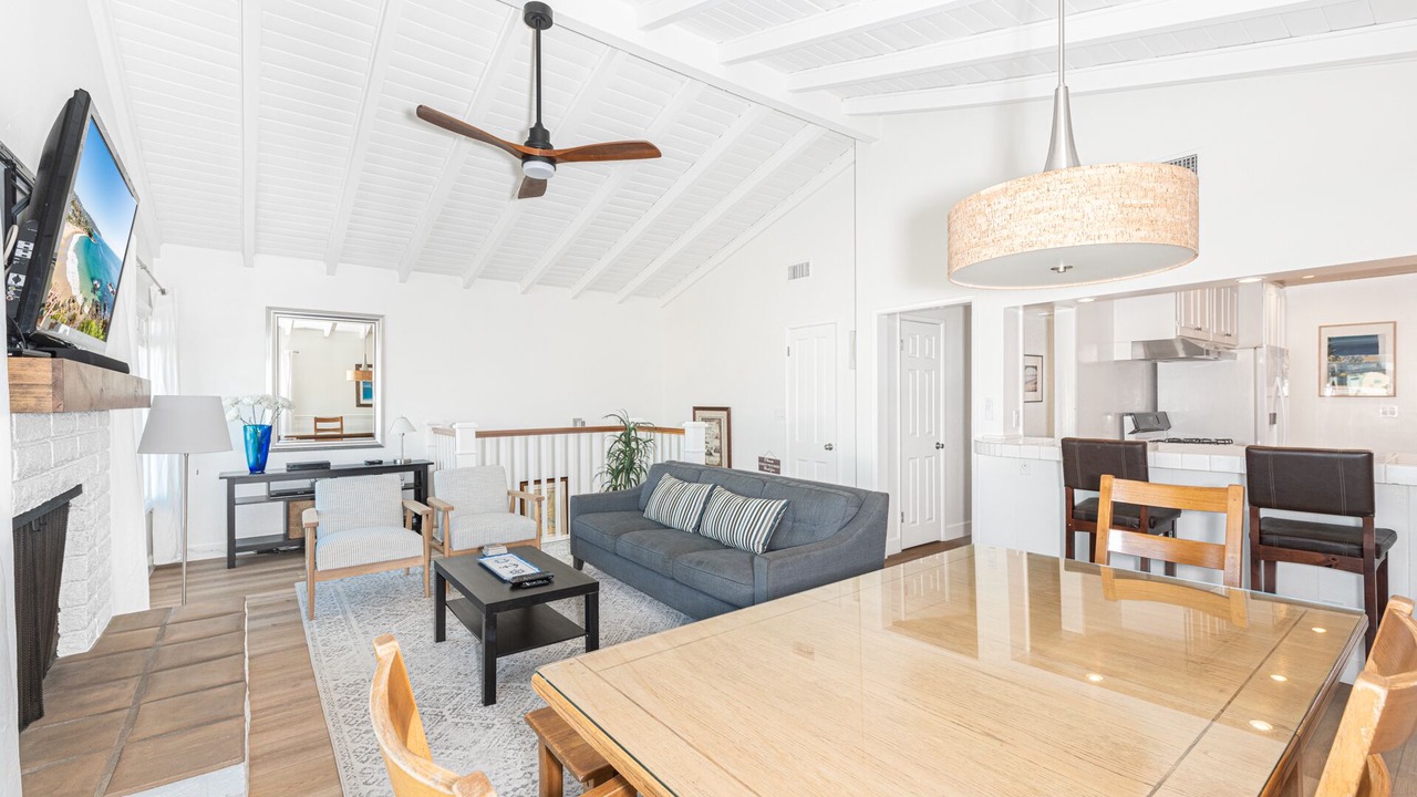 Photo of Livingroom in Balboa Peninsula