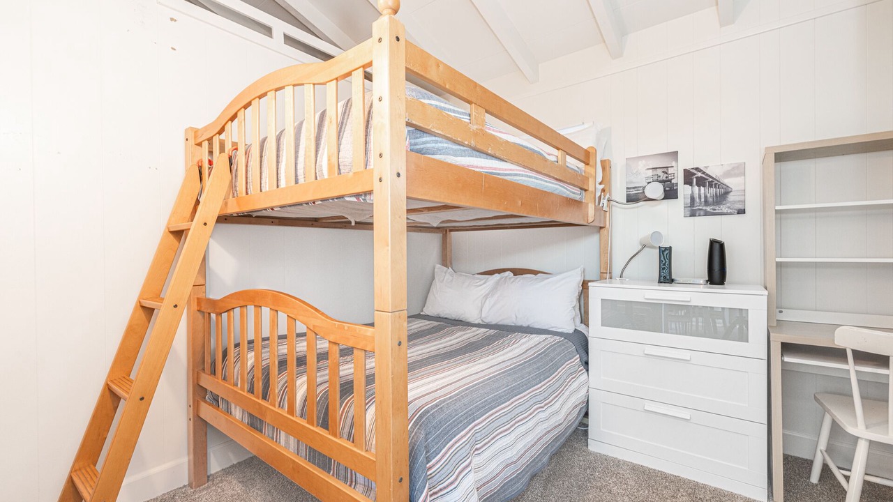 Photo of Bedroom in Balboa Peninsula