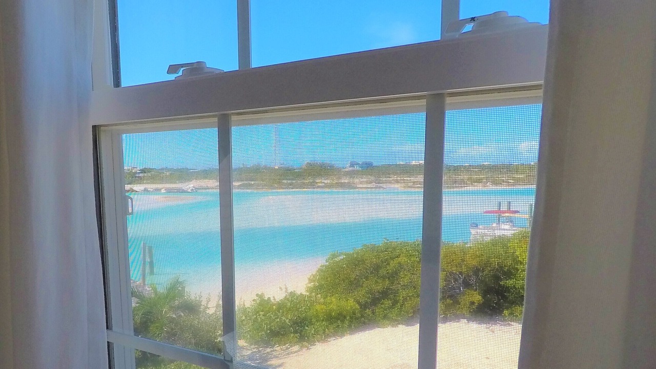 Photo of Bedroom in Staniel Cay