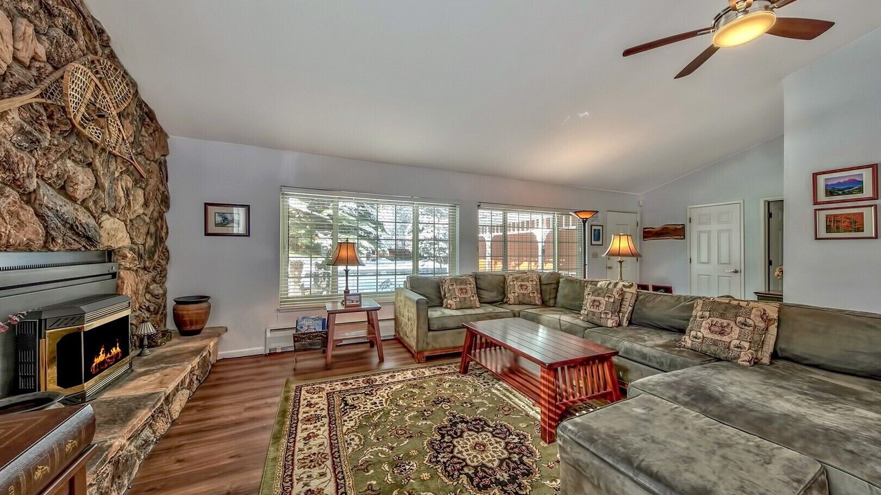 Photo of Livingroom in Lower Kingsbury