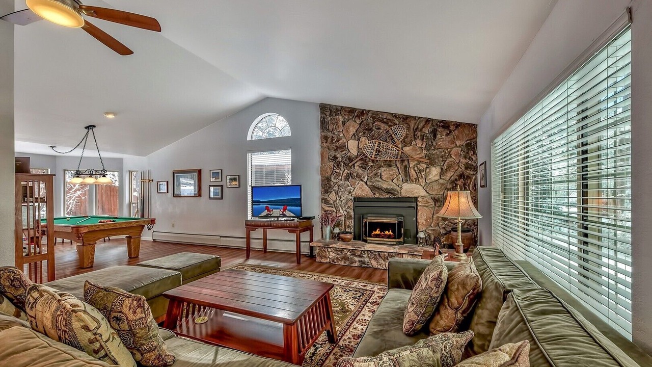 Photo of Livingroom in Lower Kingsbury