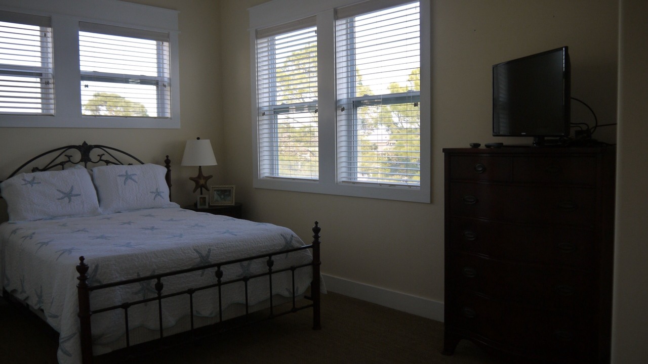 Photo of Bedroom in Panacea