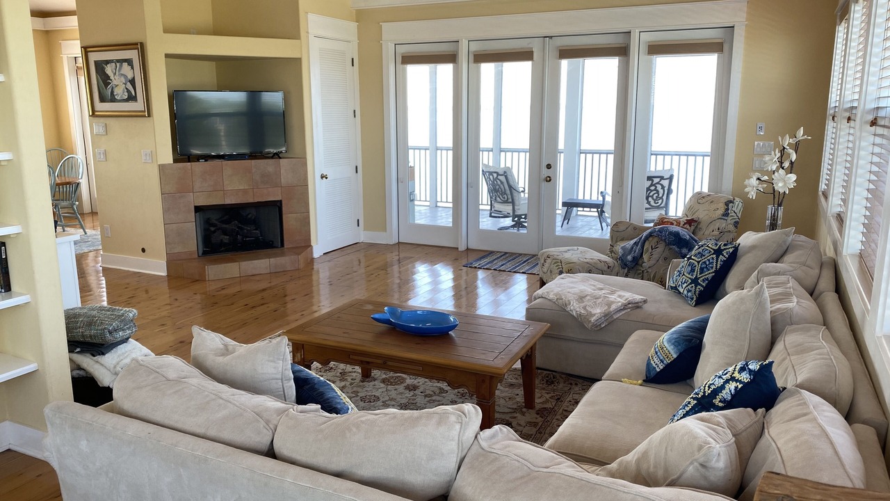 Photo of Livingroom in Panacea