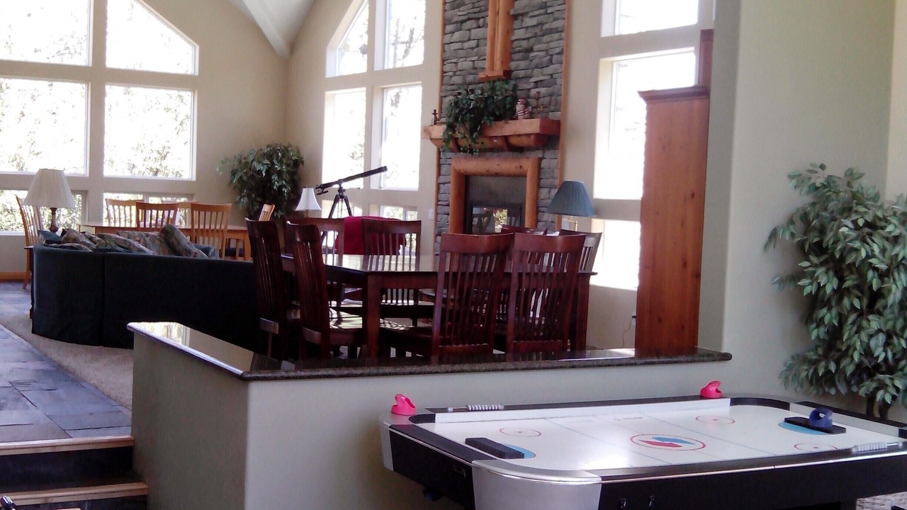 Photo of Bedroom in Pine Mountain Club