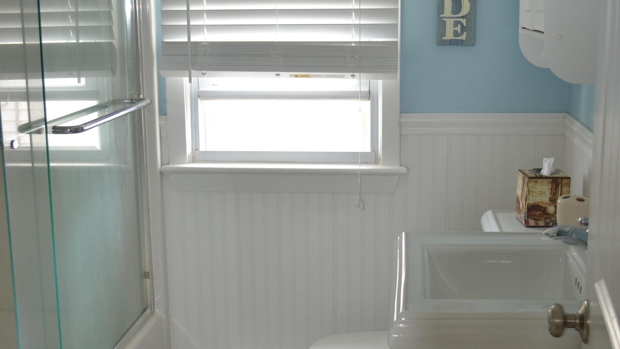 Photo of Bathroom in Beach Haven Gardens