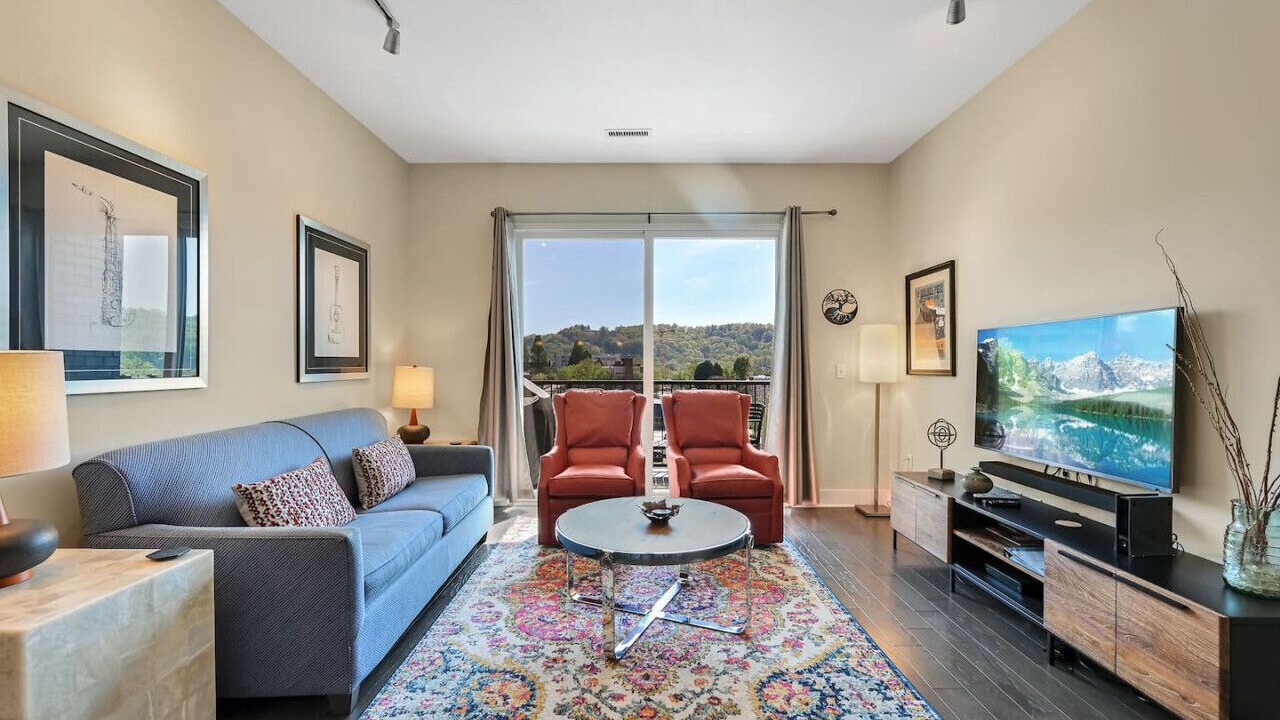 Photo of Livingroom in South French Broad