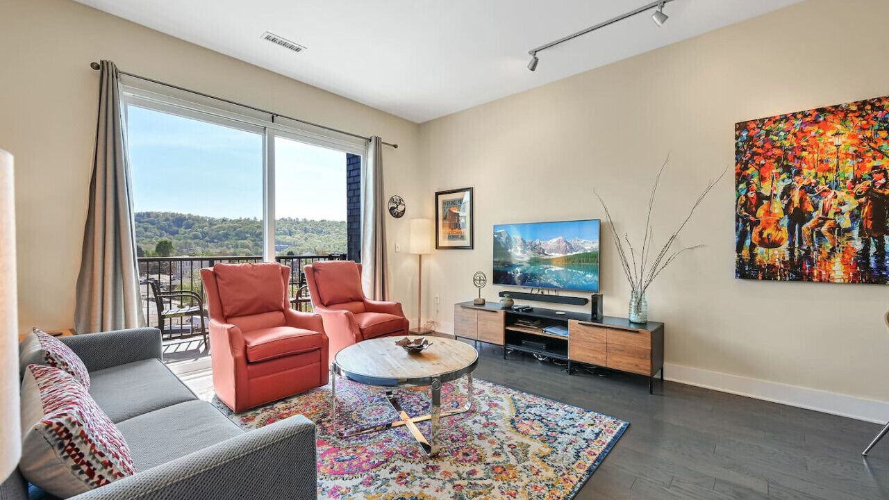 Photo of Livingroom in South French Broad