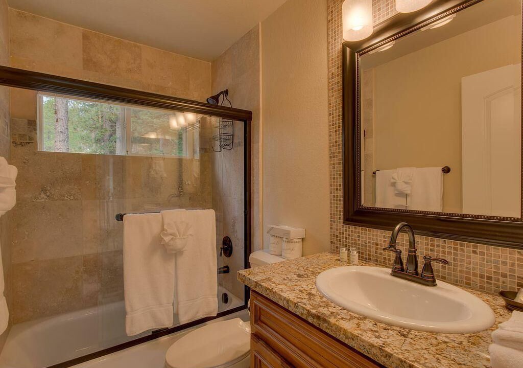Photo of Bathroom in Country Club Estates
