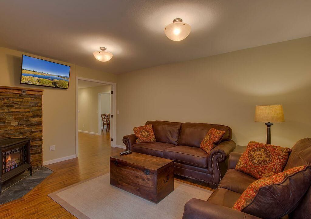 Photo of Livingroom in Country Club Estates