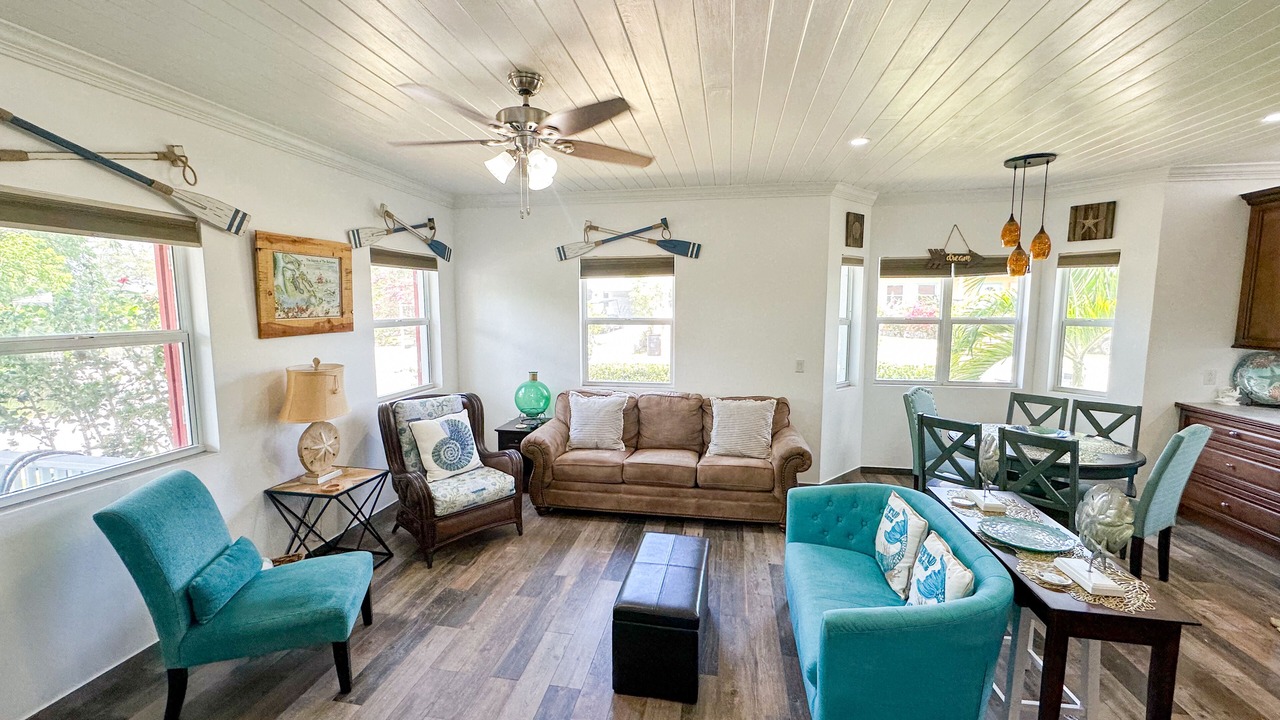Photo of Livingroom in Spanish Wells